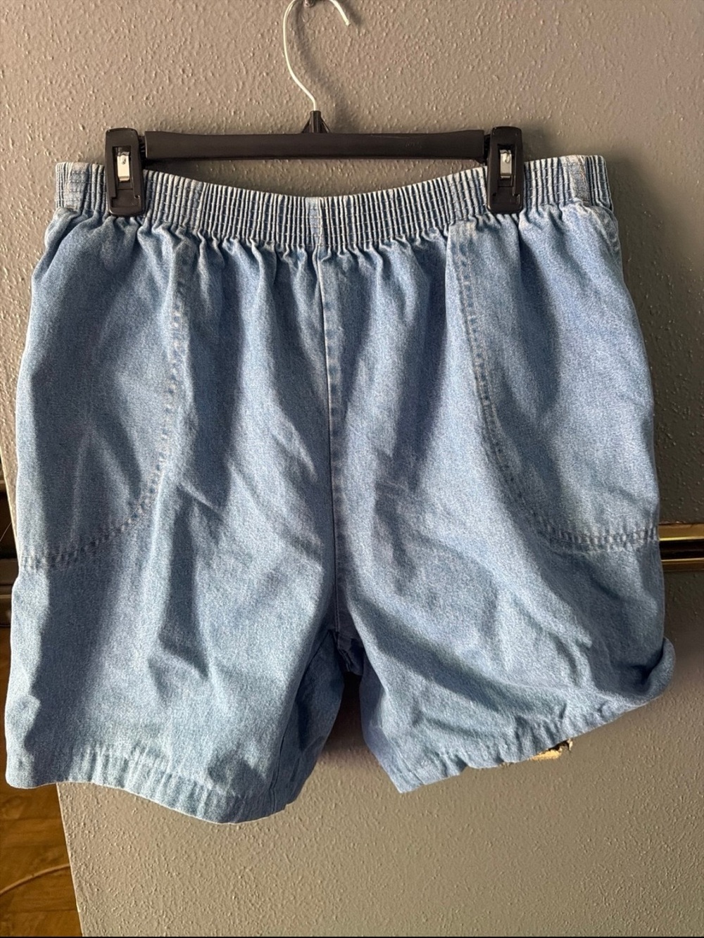 Women’s Vintage Light Blue Elastic-Waist Denim Shorts Size 20W